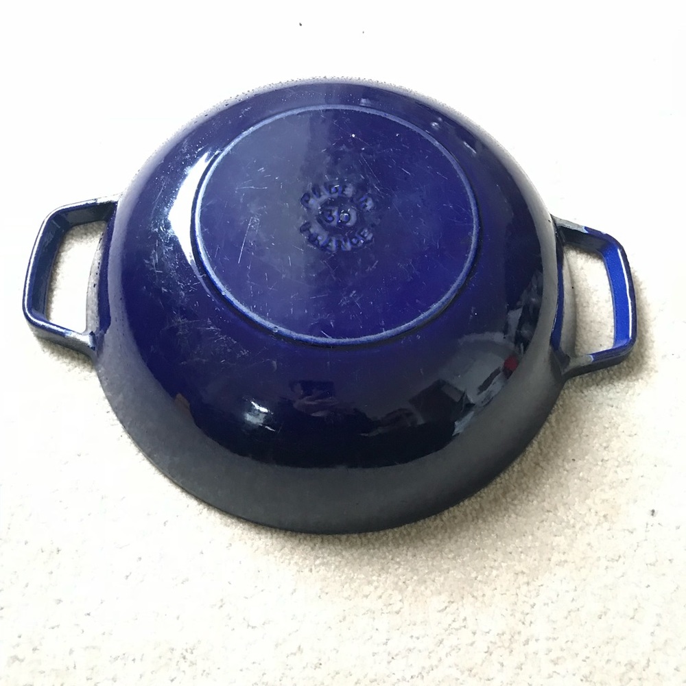 Staub wok #30 4.5qt navy blue cast iron
